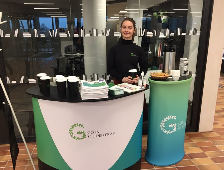 Göta studentkår informerar utanför kontoret