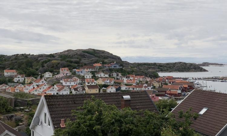 Somrig vy över västkusten