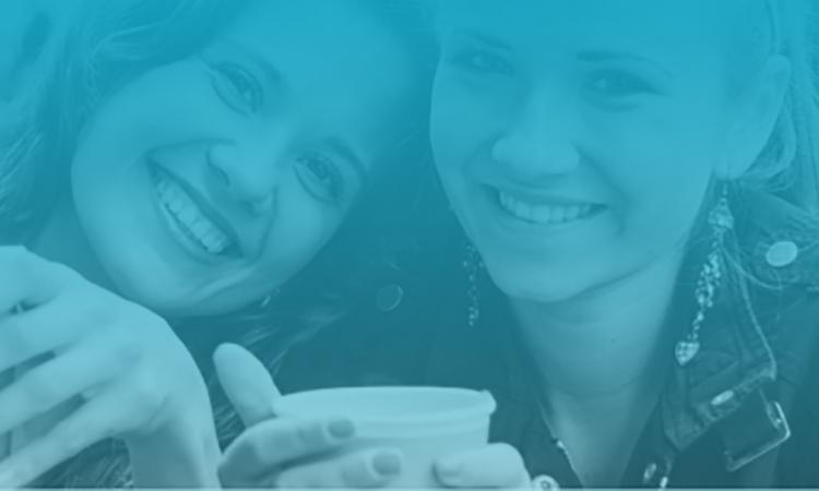 Glada studenter som utnyttjat sin mecenatrabatt